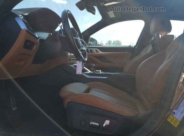 WBA63AV0XNFM94627 2022 BMW 4 SERIES Gray Front interior view