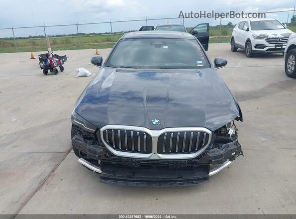 WBA63FJ01RCR55546 2024 BMW 5 SERIES Black Vista interior trasera