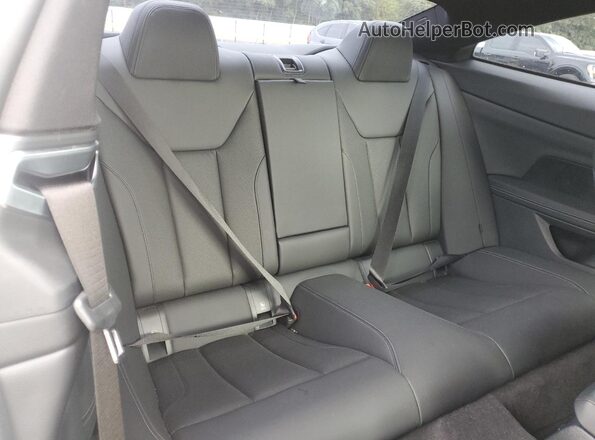 WBA73AP00PCM13379 2023 BMW 4 SERIES White Vista de los asientos traseros