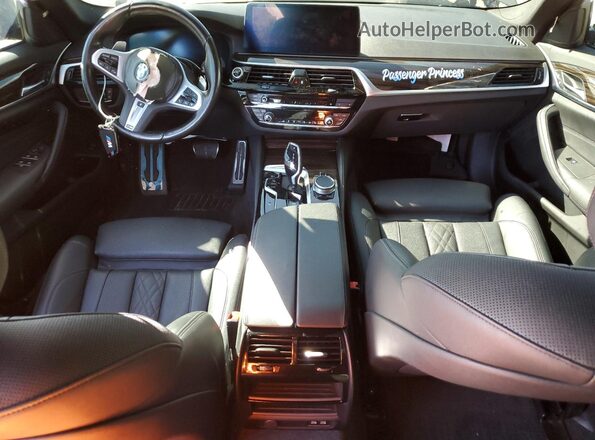 WBA73BJ0XNWX56419 2022 BMW 5 SERIES Gray Առջևի վահանակի տեսք