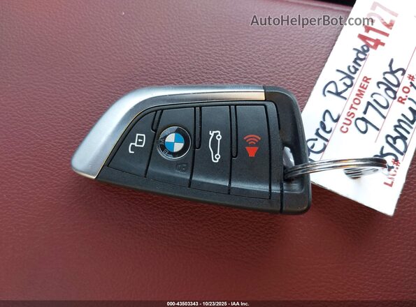 WBA73DB06SCU37896 2025 BMW M4 White წინა პანელის ხედი
