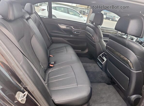 WBA7E2C34HG740975 2017 BMW 7 SERIES Black Widok tylnych siedzeń