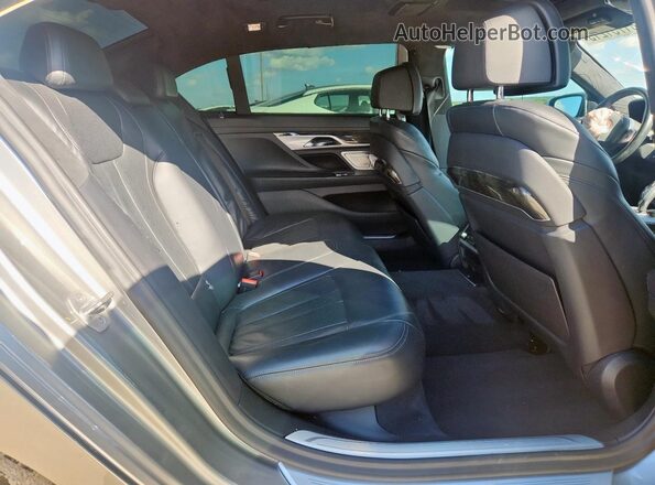 WBA7U2C00LCD04913 2020 BMW 7 SERIES Gray Вид задніх сидінь