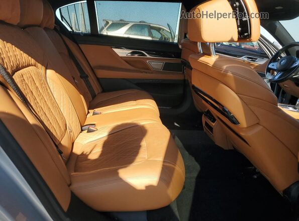 WBA7U2C00LGJ59569 2020 BMW 7 SERIES Серебряный Вид задних сидений