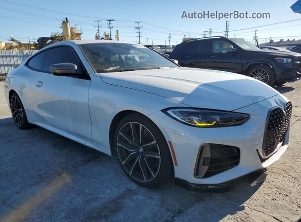 WBA83AP09NCJ36037 2022 BMW M4 White Przód prawy