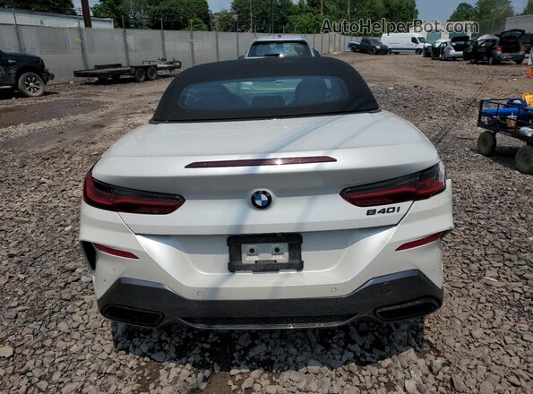 WBADZ2C06NCH09133 2022 BMW 8 SERIES White Widok z tyłu