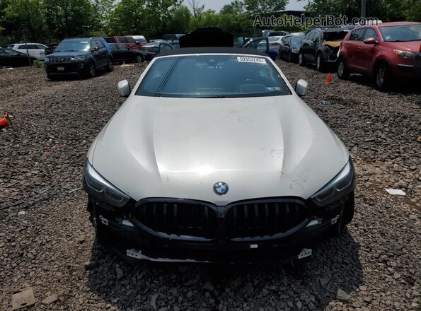 WBADZ2C06NCH09133 2022 BMW 8 SERIES White Widok z przodu