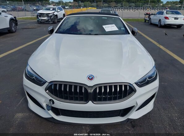 WBAFY4C07NCH97021 2022 BMW M8 White Widok z przodu