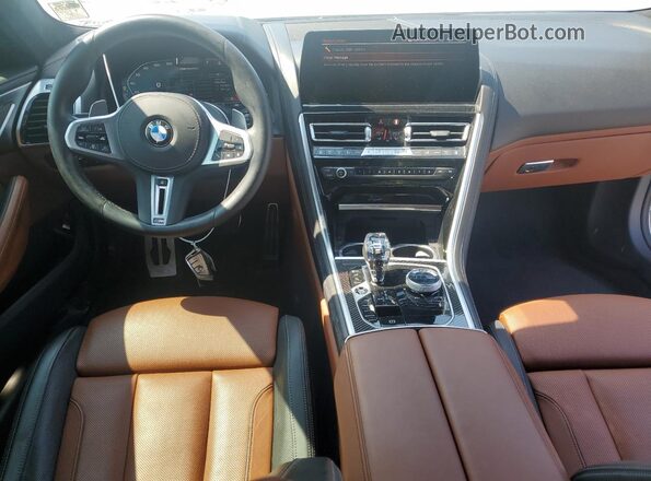 WBAGV8C01PCL69188 2023 BMW M8 White Առջևի վահանակի տեսք
