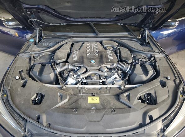WBAGV8C02LCD94209 2020 BMW M8 Blue უკანა სალონის ხედი