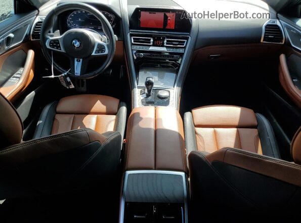 WBAGV8C05NCJ64468 2022 BMW M8 Белый Вид панели приборов