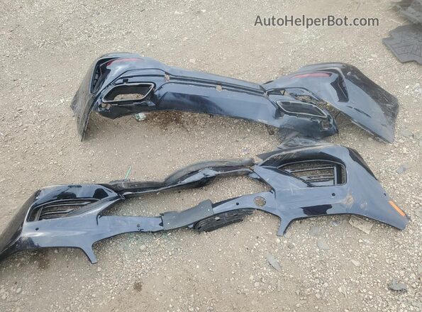 WBAGV8C06PCL31066 2023 BMW M8 Black Widok komory silnika