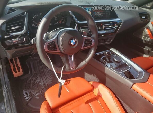 WBAHF3C02SWY44651 2025 BMW Z4 Black Առջևի վահանակի տեսք