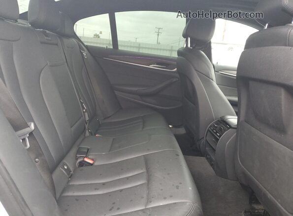 WBAJA9C55JB033169 2018 BMW 5 SERIES White Vista de los asientos traseros