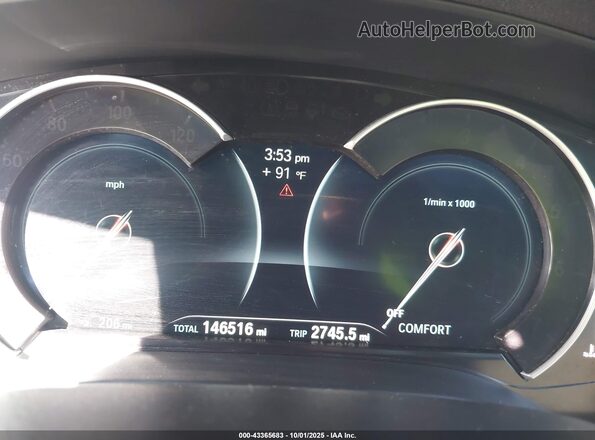 WBAJE7C34HG887610 2017 BMW 5 SERIES White Vista de los asientos traseros