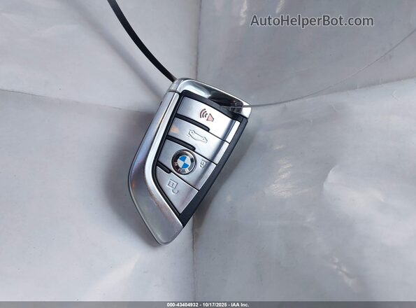 WBAJR3C0XLWW77921 2020 BMW OTHER White 