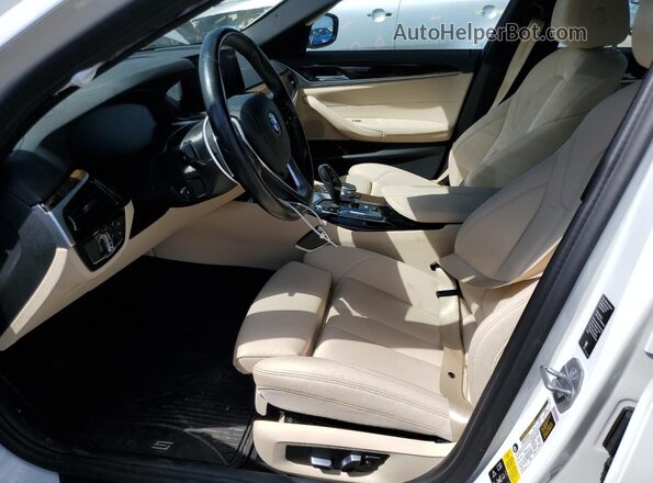 WBAJR7C05LWW80412 2020 BMW 5 SERIES Белый Вид салона спереди