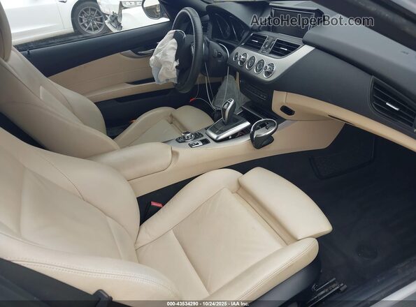 WBALM7C50GJ799314 2016 BMW Z4 Белый Вид салона спереди