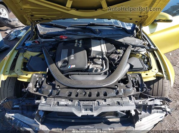 WBS3R9C36HA014349 2017 BMW M4 Yellow Widok z tyłu
