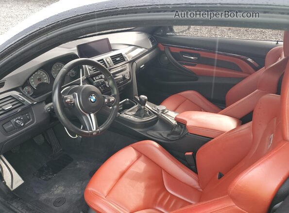 WBS3R9C53HK709559 2017 BMW M4 White Вид панелі приладів