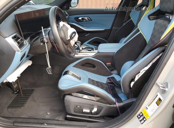 WBS43AY00PFP11653 2023 BMW M3 Gray Widok wnętrza z przodu