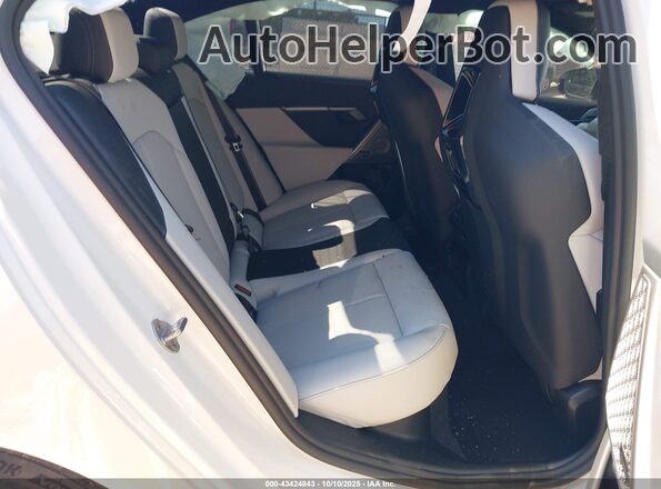 WBS83FK07SCT35809 2025 BMW M5 White Vista de la etiqueta del VIN