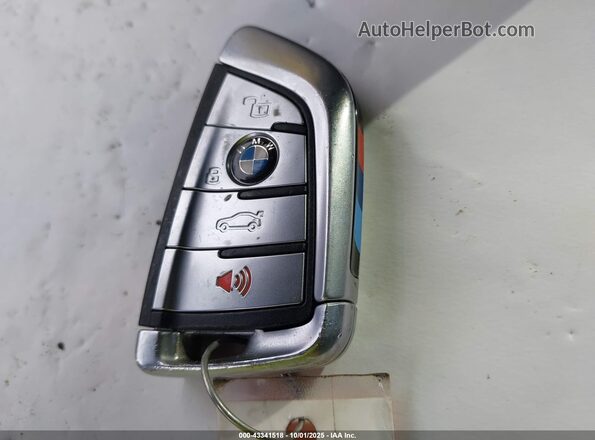 WBSAE0C05LCD81067 2020 BMW M8 Gray Dashboard view
