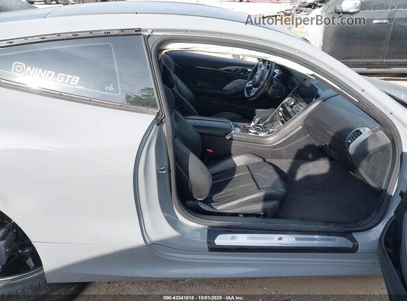 WBSAE0C05LCD81067 2020 BMW M8 Gray Front interior view