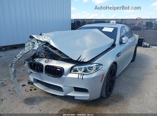 WBSFV9C59GD595742 2016 BMW M5 Silver Widok z przodu