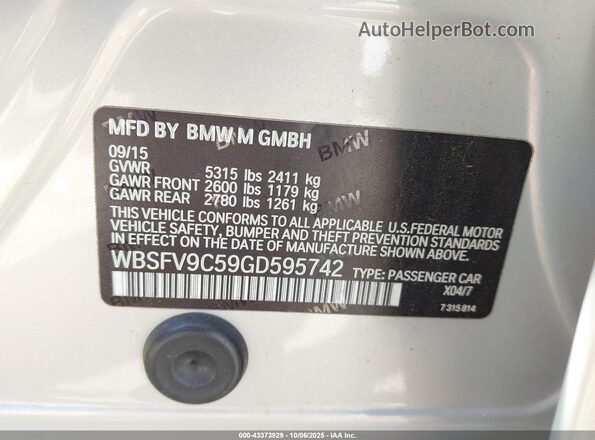 WBSFV9C59GD595742 2016 BMW M5 Silver Widok komory silnika