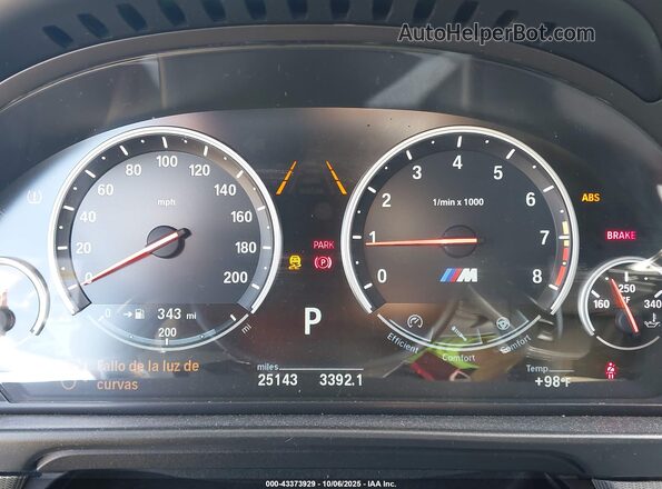 WBSFV9C59GD595742 2016 BMW M5 Silver Widok tylnych siedzeń