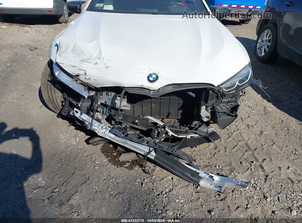 WBSGV0C01NCH51248 2022 BMW M8 White Front view