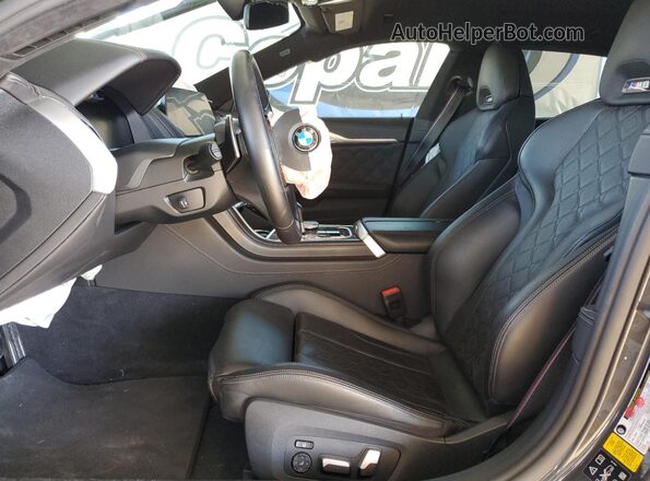 WBSGV0C07LCE52666 2020 BMW M8 Gray წინა სალონის ხედი