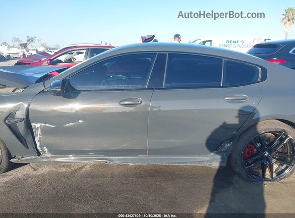 WBSGV0C08RCR49067 2024 BMW M8 Gray Vista interior de 360 grados