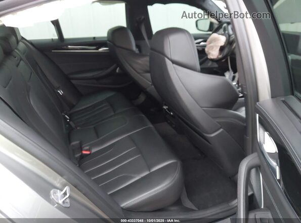 WBSJF0C51JB283968 2018 BMW M5 Gray Vista de la etiqueta del VIN
