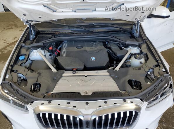 WBX57DP03RN263374 2024 BMW X3 White Widok komory silnika
