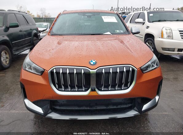 WBX73EF00R5017703 2024 BMW X1 Orange Vista interior trasera