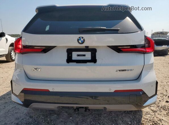 WBX73EF00S5105267 2025 BMW X1 White Հետևի տեսք