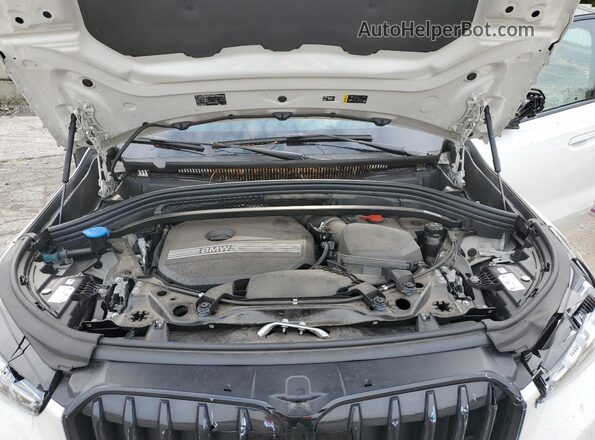 WBX73EF09P5W21036 2023 BMW X1 White Widok komory silnika