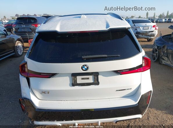 WBX73EF09P5X55562 2023 BMW X1 White 