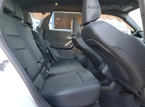 WBX73EF09T5409344 2026 BMW X1 Белый Вид задних сидений