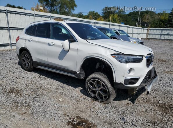 WBXHT3C32J5L30957 2018 BMW X1 White 