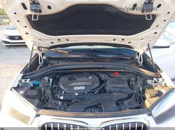 WBXHT3C3XJ5L30737 2018 BMW X1 White Вид ззаду