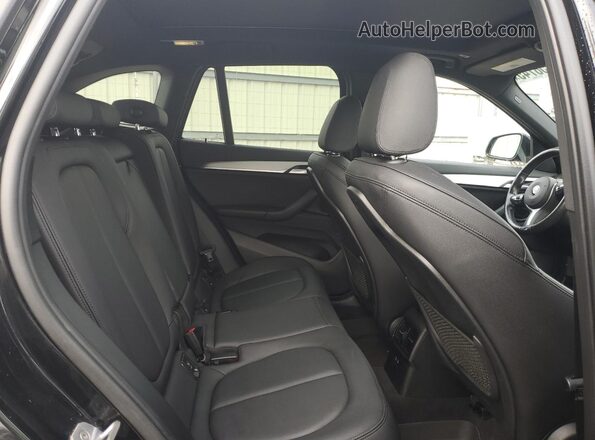 WBXHT3C57K5N57743 2019 BMW X1 Black Rear interior view