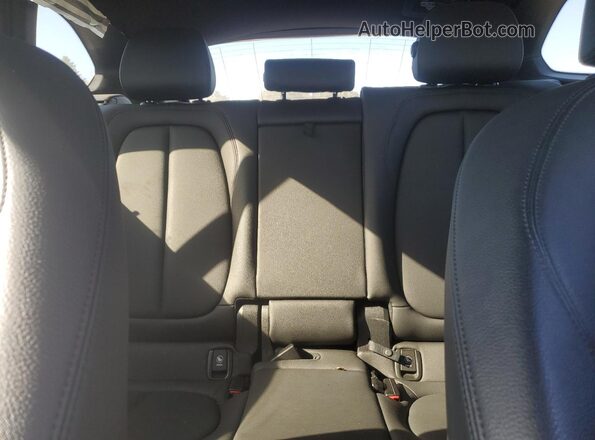 WBXHT3C58K5N75412 2019 BMW X1 Black Widok tylnych siedzeń