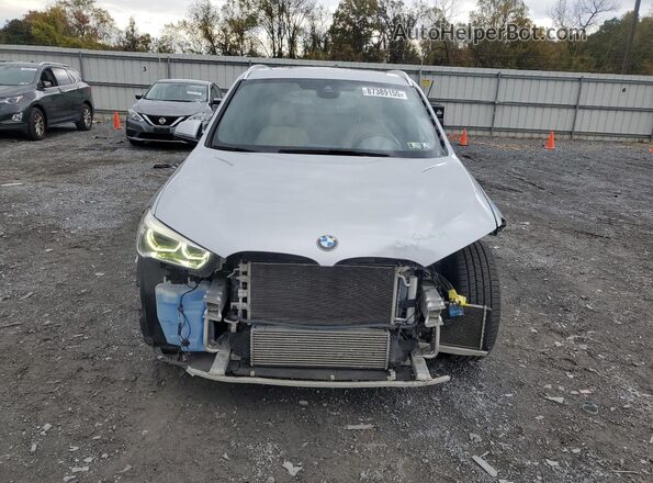 WBXHT3Z36G4A48720 2016 BMW X1 Silver Widok z przodu