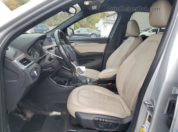WBXHT3Z36G4A48720 2016 BMW X1 Silver Widok wnętrza z przodu