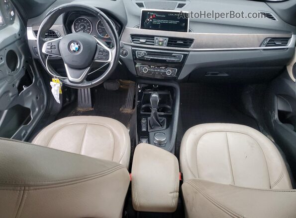 WBXHT3Z36G4A48720 2016 BMW X1 Silver Widok deski rozdzielczej