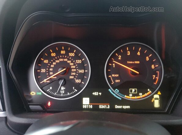 WBXHU7C33HP924704 2017 BMW X1 Gray Widok zestawu wskaźników