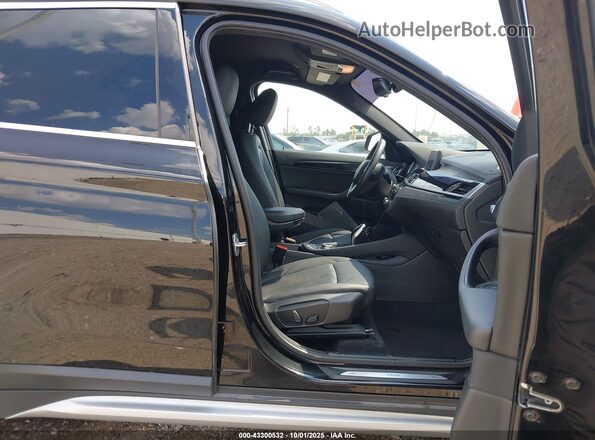 WBXJG7C01L5R71958 2020 BMW X1 Black Widok wnętrza z przodu